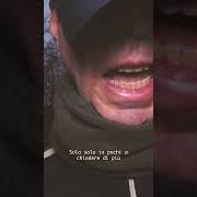 Der musikalische text CHE C'È? von 4GRIGIO ist auch in dem Album vorhanden Digitanalogico (2026)