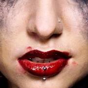 Der musikalische text CELLAR DOOR von ESCAPE THE FATE ist auch in dem Album vorhanden Dying is your latest fashion (2006)