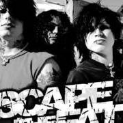 Der musikalische text ZOMBIE DANCE von ESCAPE THE FATE ist auch in dem Album vorhanden Escape the fate (2010)