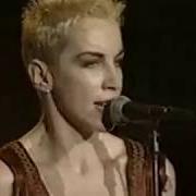 Der musikalische text SEXCRIME (NINETEEN EIGHTY FOUR) von EURYTHMICS ist auch in dem Album vorhanden Live 1983-1989 (1993)