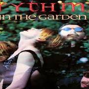Der musikalische text ENGLISH SUMMER von EURYTHMICS ist auch in dem Album vorhanden In the garden (1981)