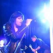 Der musikalische text LEGACY von FEFE DOBSON ist auch in dem Album vorhanden Firebird (2014)