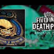 Der musikalische text THE TRAGIC TRUTH von FIVE FINGER DEATH PUNCH ist auch in dem Album vorhanden A decade of destruction, vol. 2 (2020)