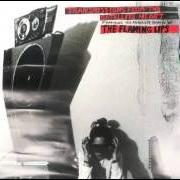 Der musikalische text TURN IT ON von THE FLAMING LIPS ist auch in dem Album vorhanden Transmissions from the satellite heart (1993)