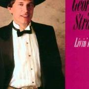 Der musikalische text LONESOME RODEO COWBOY von GEORGE STRAIT ist auch in dem Album vorhanden Livin' it up (1990)