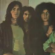 Der musikalische text THE ROAD SWALLOWED HER NAME von GOLDEN EARRING ist auch in dem Album vorhanden Seven tears (1971)