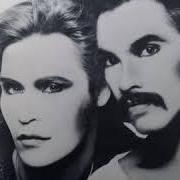 Der musikalische text ALONE TOO LONG von HALL & OATES ist auch in dem Album vorhanden Daryl hall & john oates (1975)