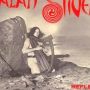 Der musikalische text JE SUIS NÉ AU MILIEU DE LA MER von ALAN STIVELL ist auch in dem Album vorhanden Reflets (1970)