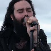 Der musikalische text CALL INS von HE IS LEGEND ist auch in dem Album vorhanden Few (2017)