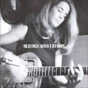 Der musikalische text AQUAMARINE von HEATHER NOVA ist auch in dem Album vorhanden Storm (2003)