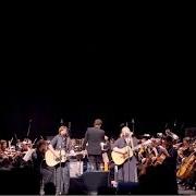 Der musikalische text LOVE OF OUR LIVES von INDIGO GIRLS ist auch in dem Album vorhanden Indigo girls live with the university of colorado symphony orchestra (2018)