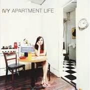 Der musikalische text THESE ARE THE THINGS ABOUT YOU von IVY ist auch in dem Album vorhanden Apartment life (1997)
