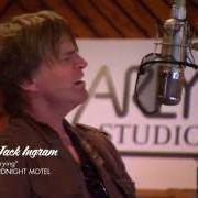 Der musikalische text IT'S ALWAYS GONNA RAIN von JACK INGRAM ist auch in dem Album vorhanden Midnight motel (2016)