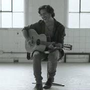 Der musikalische text JACKIE BLUE von JACK SAVORETTI ist auch in dem Album vorhanden Tie me down (2014)