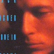 Der musikalische text LOVE IS ON YOUR MIND von JACK WAGNER ist auch in dem Album vorhanden Alone in a crowd (1993)