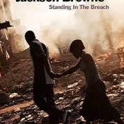 Der musikalische text STANDING IN THE BREACH von JACKSON BROWNE ist auch in dem Album vorhanden Standing in the breach (2014)