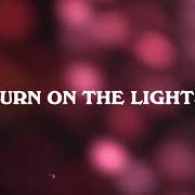 Der musikalische text HANG YOUR LIGHTS von JAMIE CULLUM ist auch in dem Album vorhanden The pianoman at christmas (2020)