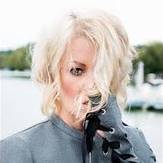 Der musikalische text COME DOWN THE RIVER WITH ME von JANN ARDEN ist auch in dem Album vorhanden These are the days (2018)