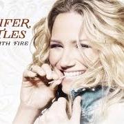 Der musikalische text UNLOVE YOU von JENNIFER NETTLES ist auch in dem Album vorhanden Playing with fire (2016)