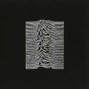 Der musikalische text INTERZONE von JOY DIVISION ist auch in dem Album vorhanden Unknown pleasures (1979)