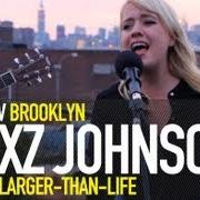 Der musikalische text WALKING von ALEXZ JOHNSON ist auch in dem Album vorhanden Skipping stone (2012)