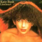 Der musikalische text IN THE WARM ROOM von KATE BUSH ist auch in dem Album vorhanden Lionheart (1978)