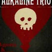 Der musikalische text HELP ME von ALKALINE TRIO ist auch in dem Album vorhanden Agony and irony (2008)