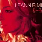 Der musikalische text SOMETHING I CAN FEEL von LEANN RIMES ist auch in dem Album vorhanden Family (2007)